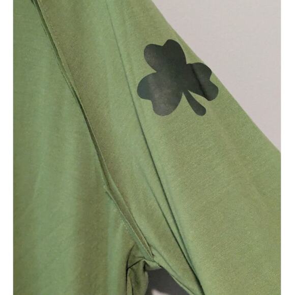 "Everybody In The Pub Gettin' Tipsy" Green Long Sleeve Shirt - Picture 3 of 4